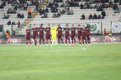 Trabzonsporlu futbolculardan Konyaspor maçında protesto