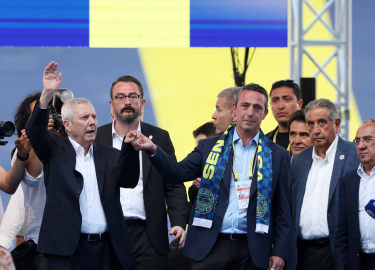 Aziz Yıldırım: İnşallah Ali Koç ve arkadaşları, bu sene Fenerbahçe’yi şampiyon yapar (VİDEO EKLENDİ)