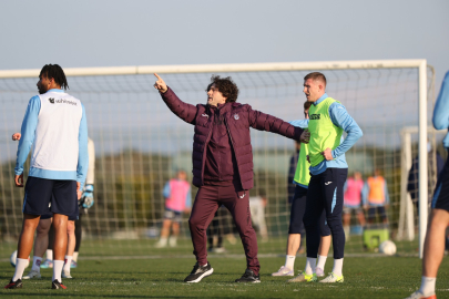 Trabzonspor'un yeni teknik direktörü Fatih Tekke ilk antrenmanına çıktı